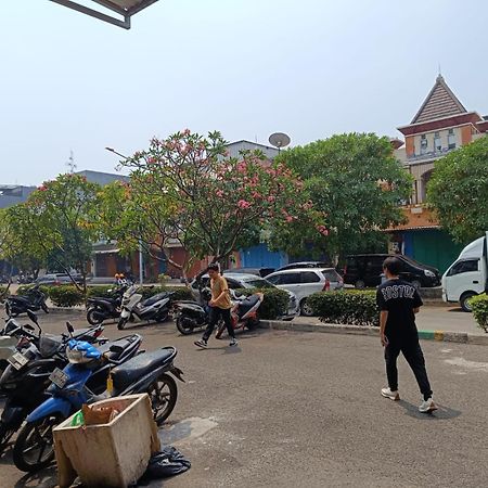 Ratana Cengkareng Syariah Hotel Jakarta Exterior photo