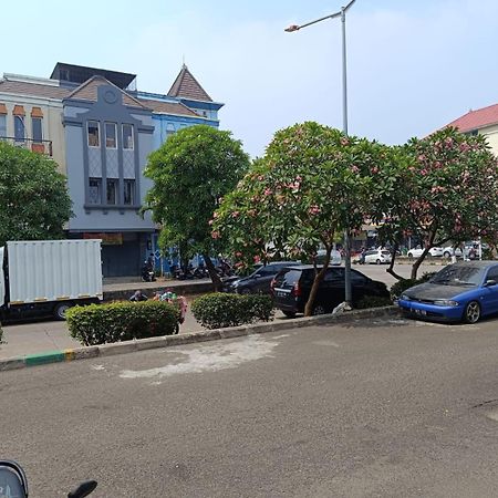 Ratana Cengkareng Syariah Hotel Jakarta Exterior photo